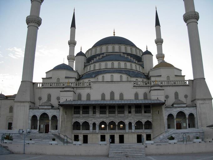 Kocatepe Mosque, Ankara, early morning Kocatepe Mosque, Ankara, early morning