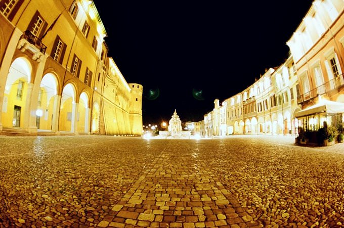 Fish-Eye su Piazza del Popolo Fish-Eye su Piazza del Popolo
