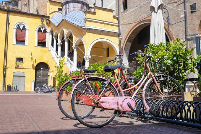 Картинки по запросу "Тур в Италию: Ferrara. Велосипедный город""