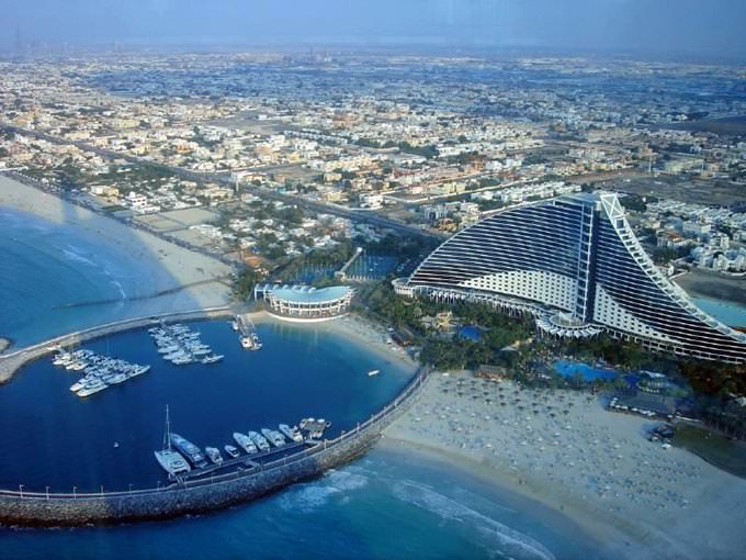 Jumeirah Beach Hotel from up above Jumeirah Beach Hotel from up above
