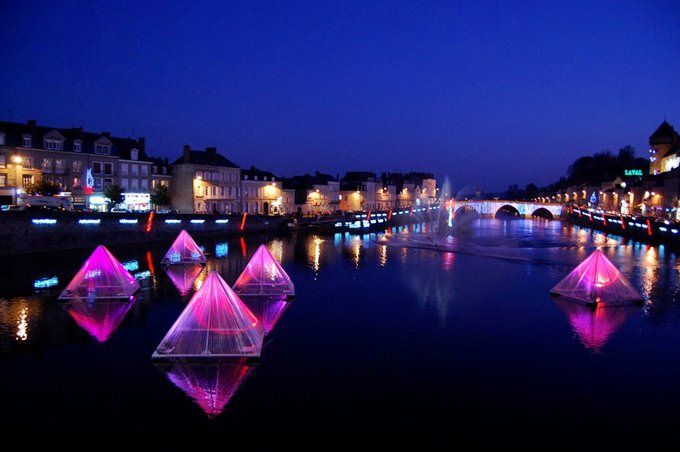 Strange Floating Pyramids Strange Floating Pyramids