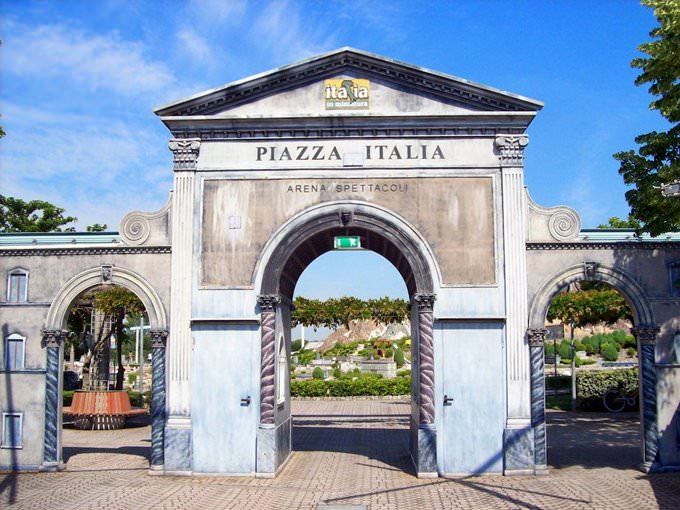 Italia In Miniatura - Ilie Vasile Italia In Miniatura - Ilie Vasile