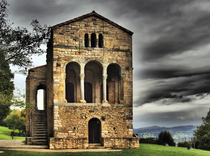Santa María del Naranco Santa María del Naranco