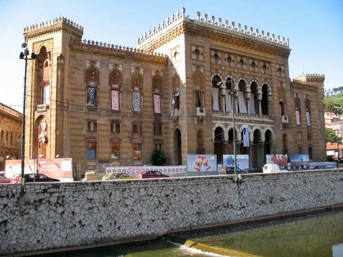 Bibliotheek van Sarajevo / Stadhuis Bibliotheek van Sarajevo / Stadhuis