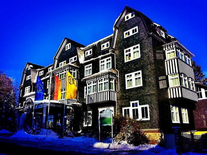A black hotel under the blue sky of Neuhaus A black hotel under the blue sky of Neuhaus