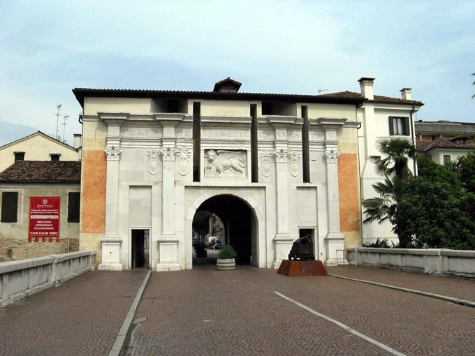 City gate City gate