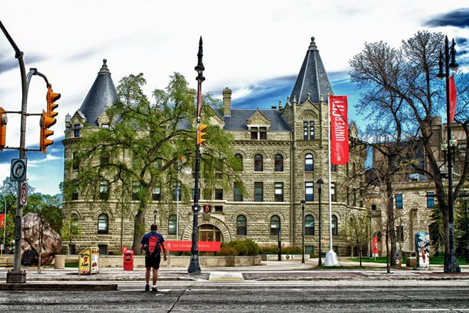 University of Winnipeg University of Winnipeg