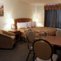 Фото 2 - Service Plus Inn and Suites Calgary