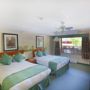 Фото 5 - Bayshore Inn Resort and Spa