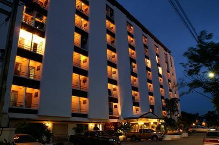 Фото 4 - Nawarat Resort & Serviced Apartment