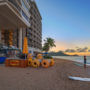 Фото 12 - Castle Waikiki Shore Beachfront Condominiums