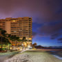 Фото 9 - Castle Waikiki Shore Beachfront Condominiums