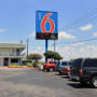 Фото 10 - Motel 6 Austin Central - North