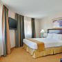 Фото 3 - Holiday Inn Express Hotel & Suites Pasadena-Colorado Boulevard