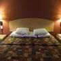 Фото 9 - Days Inn & Suites Niagara Falls/Buffalo