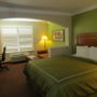Фото 8 - Comfort Suites Fresno River Park