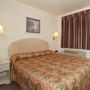 Фото 10 - Econo Lodge Inn & Suites Tulsa
