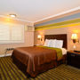 Фото 9 - Rodeway Inn and Suites Rosemead