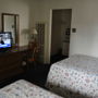 Фото 10 - Cedar Inn & Suites