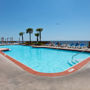 Фото 13 - Sunrise Beach Resort by Wyndham Vacation Rentals