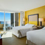 Фото 3 - Hilton Waikiki Beach Hotel