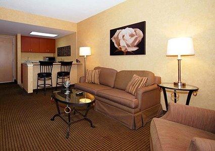 Фото 7 - Quality Inn & Suites Downtown Phoenix