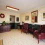 Фото 12 - Econo Lodge Inn & Suites Windsor