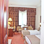 Фото 6 - Regent Palace Hotel