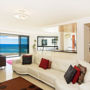Фото 14 - Oceanside Resort - Absolute Beachfront Apartments