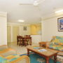 Фото 6 - Cairns Queenslander Hotel & Apartments