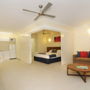 Фото 9 - Cairns Queenslander Hotel & Apartments