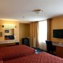 Фото 5 - James Bay Inn Hotel, Suites & Cottage