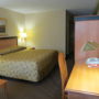 Фото 7 - Econo Lodge Inn & Suites University