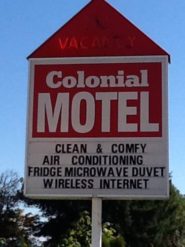 Фото 11 - Colonial Motel