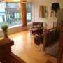 Фото 2 - Stylish, Sunny Loft on the Main