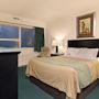 Фото 11 - Comfort Inn & Suites Downtown Edmonton