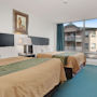 Фото 6 - Comfort Inn & Suites Downtown Edmonton
