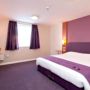 Фото 12 - Premier Inn Manchester Airport (Heald Green)