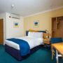 Фото 10 - Holiday Inn Express Milton Keynes