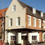 Фото 3 - The Tudor Rose Hotel