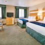 Фото 4 - Comfort Suites Seven Mile Beach and Resort