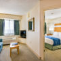 Фото 7 - Comfort Suites Seven Mile Beach and Resort