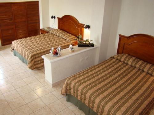 Фото 14 - Hotel & Suites Real del Lago