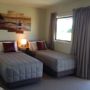 Фото 12 - Longbourne Lodge Motel