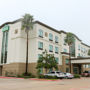 Фото 9 - Wingate By Wyndham Houston / Willowbrook