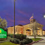 Фото 7 - La Quinta Inn & Suites Dallas Las Colinas