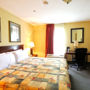 Фото 4 - Castleberry Inn & Suites