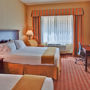 Фото 12 - Holiday Inn Express Hotel & Suites Corona