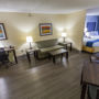 Фото 6 - Holiday Inn Express Hotel & Suites Austin Airport