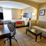 Фото 11 - Comfort Inn & Suites in Lenexa